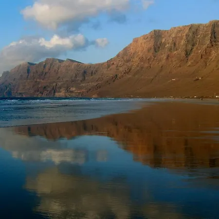 Sunshine Apartman Famara